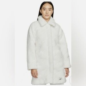 Nike women’s white icon clash Sherpa long jacket